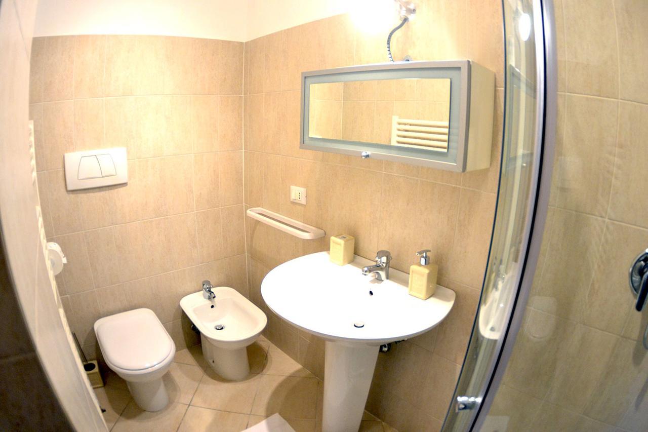Bed & Breakfast Il Vicolo San Benedetto del Tronto Bagian luar foto