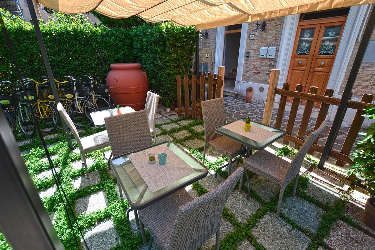 Bed & Breakfast Il Vicolo San Benedetto del Tronto Bagian luar foto